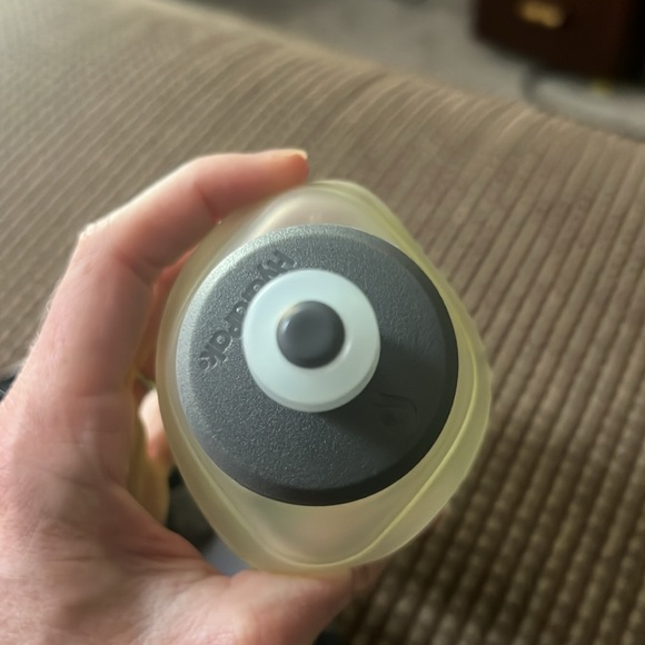 Amphipod Hydrapack Ultraflask 20oz - Picture 5 of 6